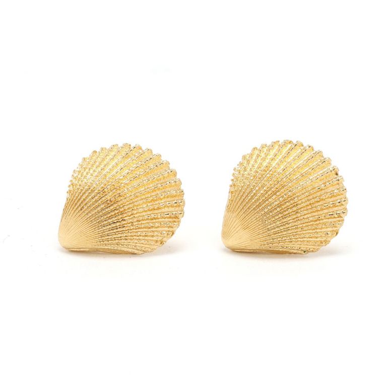 14k Gold Shell Motif Earrings
