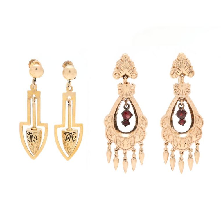 14k Gold Garnet and Enamel Dangle Earrings