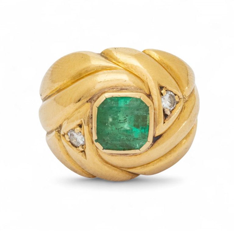 18k Yellow Gold Colombian Emerald and Diamond Ring