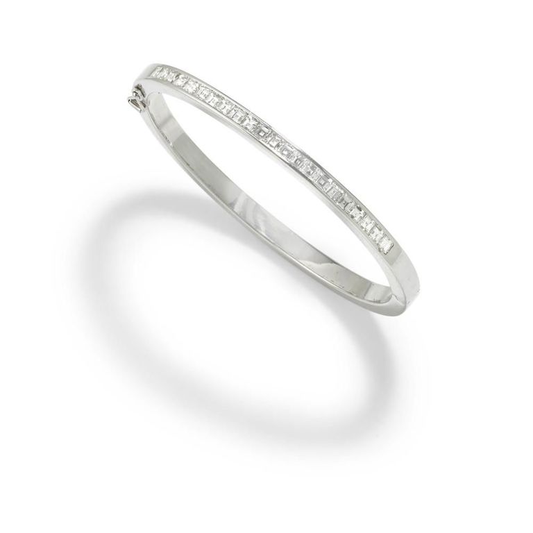 18k White Gold Diamond Bangle Bracelet