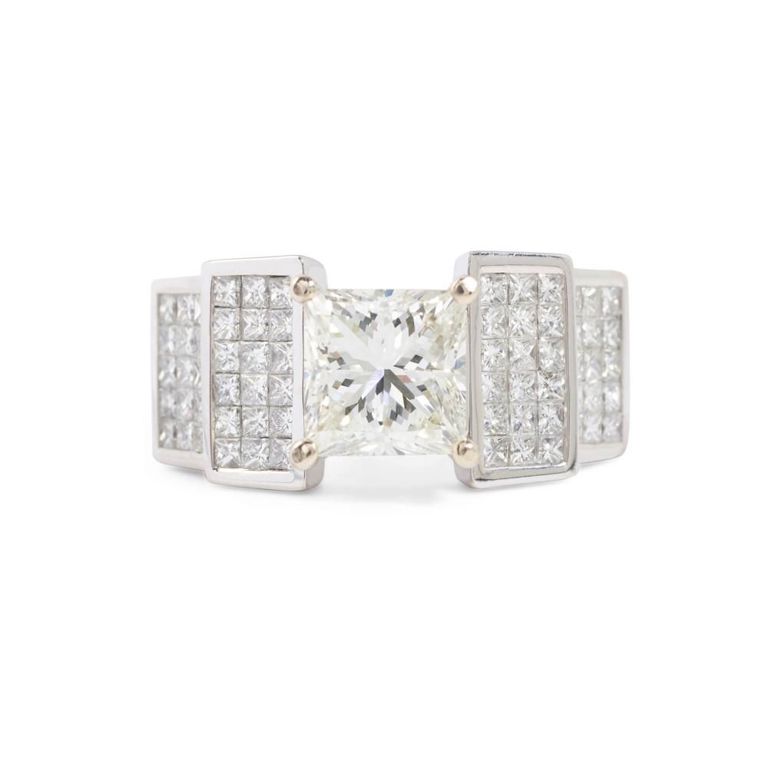 18k White Gold Diamond Ring