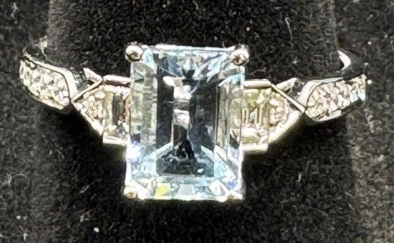 14k White Gold Aquamarine and Diamond Ring