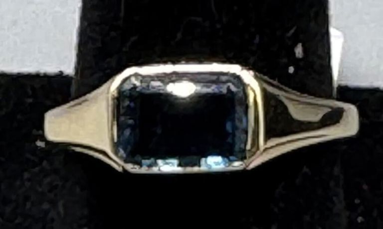 14k Yellow Gold Blue Topaz Ring