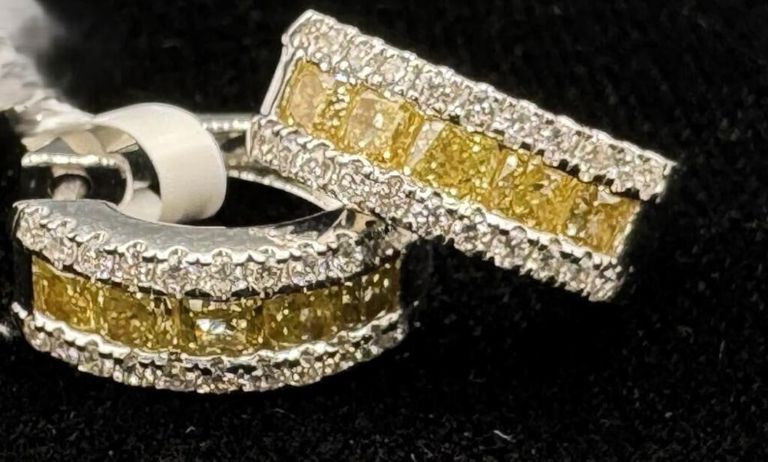 18k White Gold Diamond Hoop Earrings