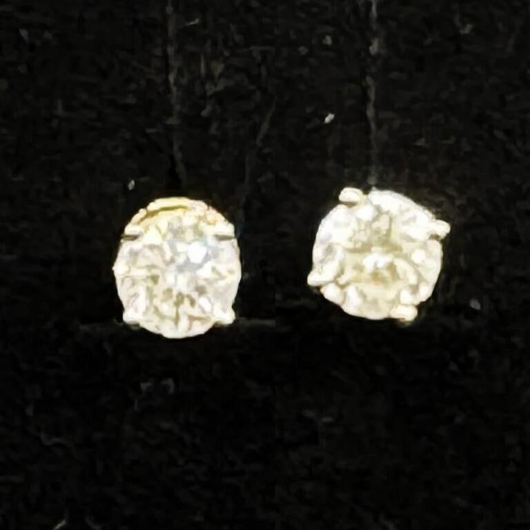 18k Yellow Gold Diamond Stud Earrings