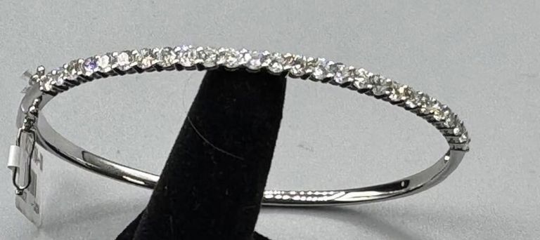 14k White Gold Diamond Bangle Bracelet