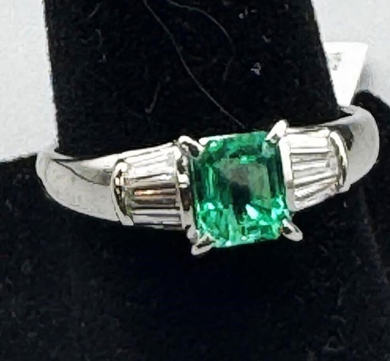 900 Platinum Emerald and Diamond Ring