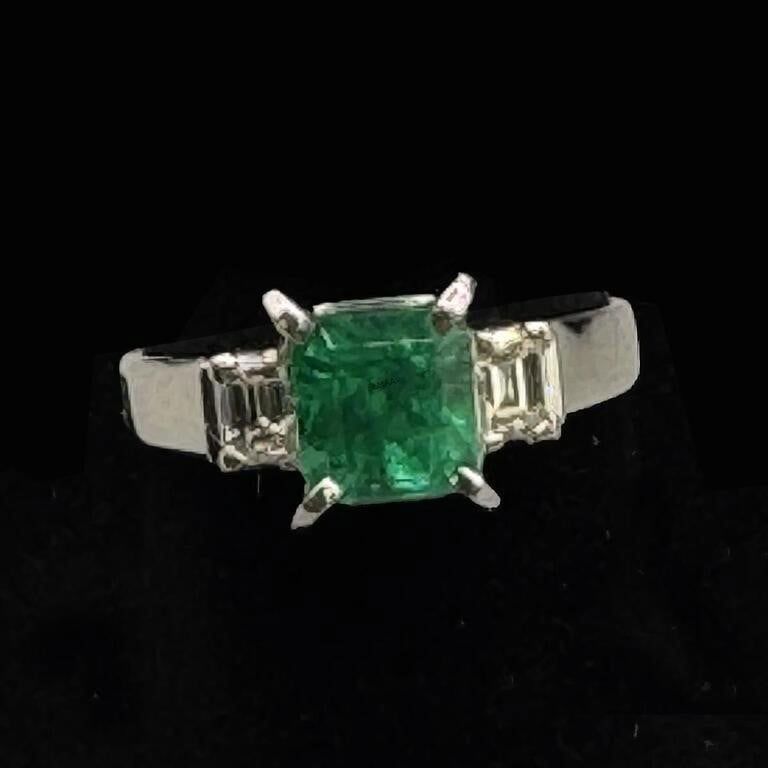 900 Platinum Emerald and Diamond Ring