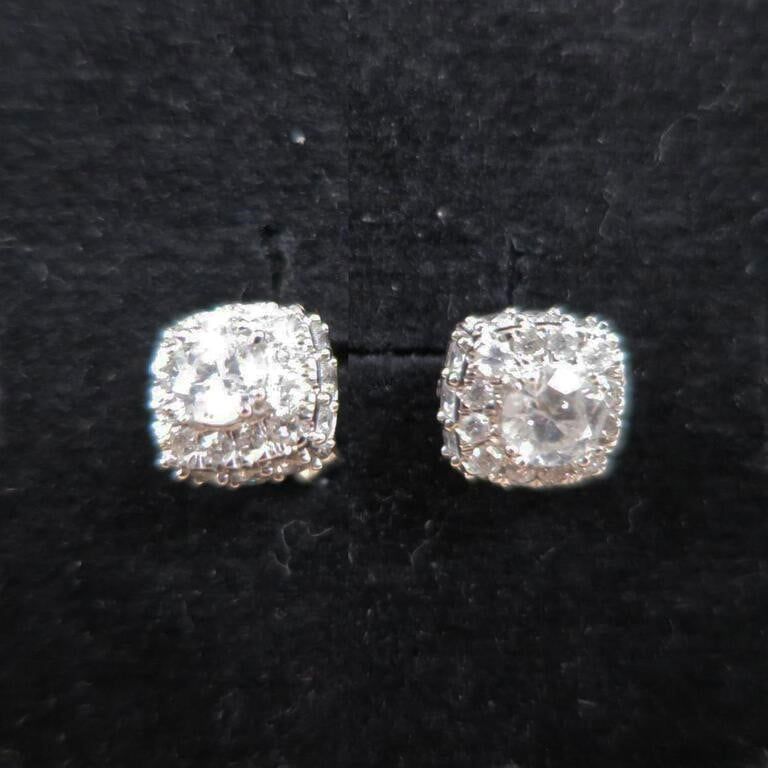 14k White Gold Diamond Stud Earrings