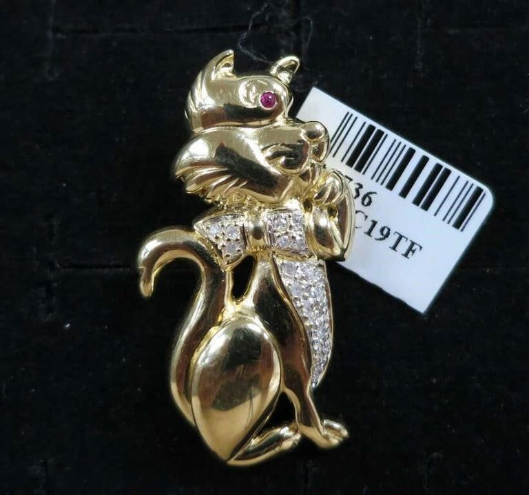 18k Yellow Gold Diamond Brooch