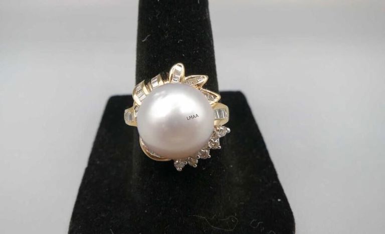 14k Yellow Gold Pearl and Diamond Ring