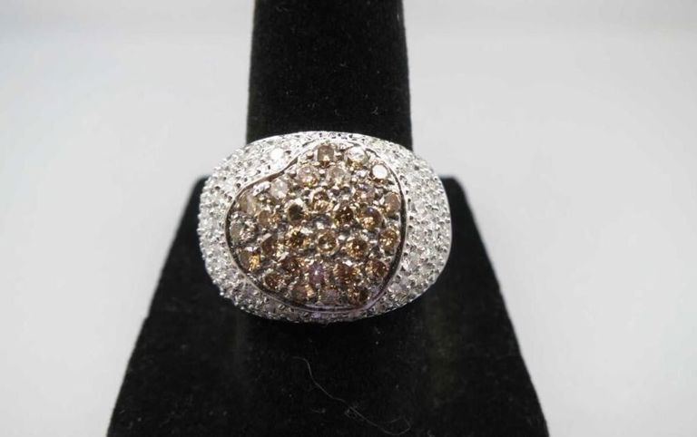18k White Gold Diamond Ring