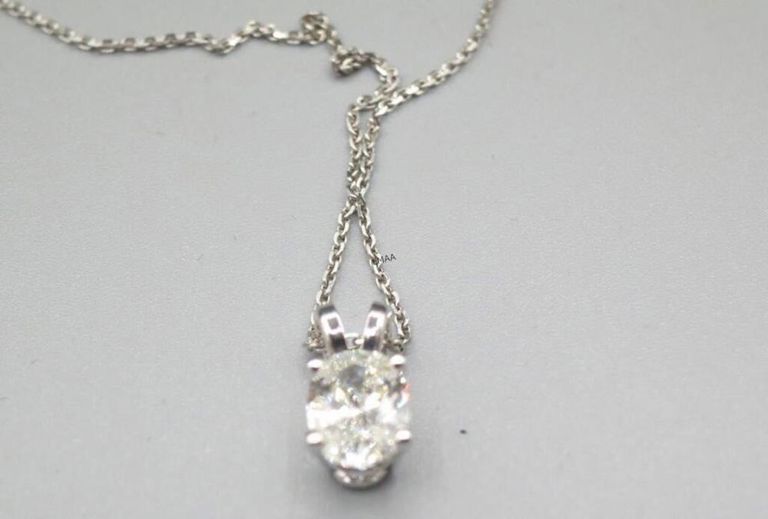 14k White Gold Diamond Pendant Necklace