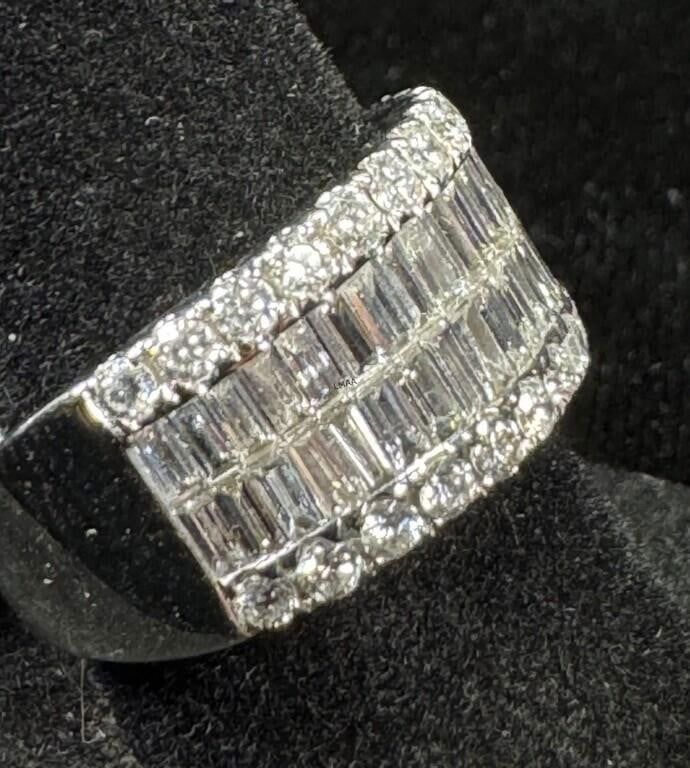 18k White Gold Diamond Ring