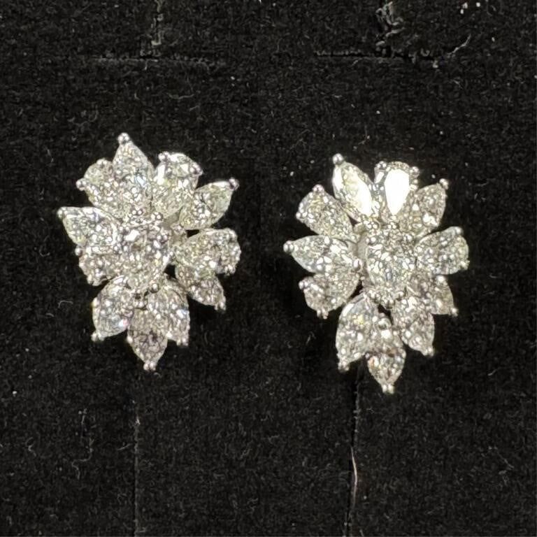 18k White Gold Diamond Earrings