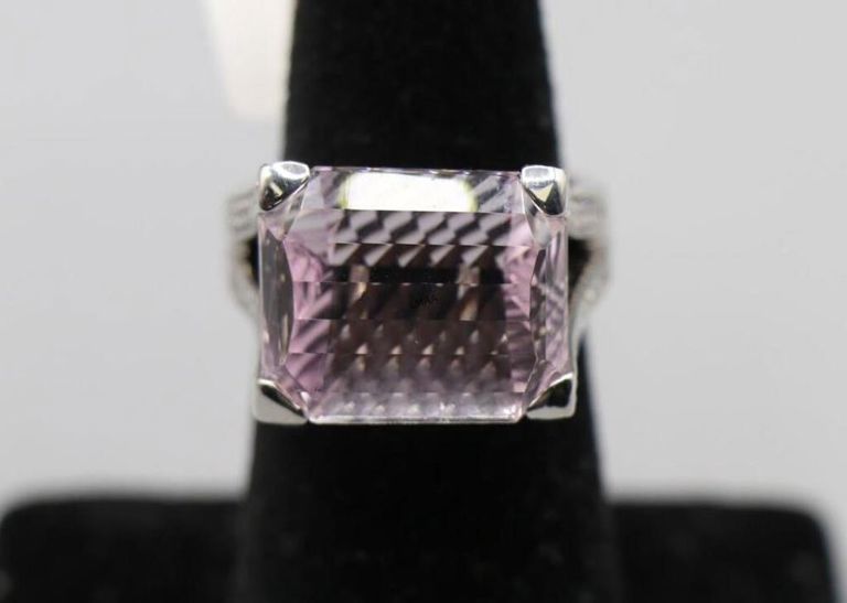 18k White Gold Kunzite and Diamond Ring
