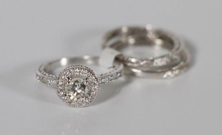 18k White Gold Diamond Halo Ring