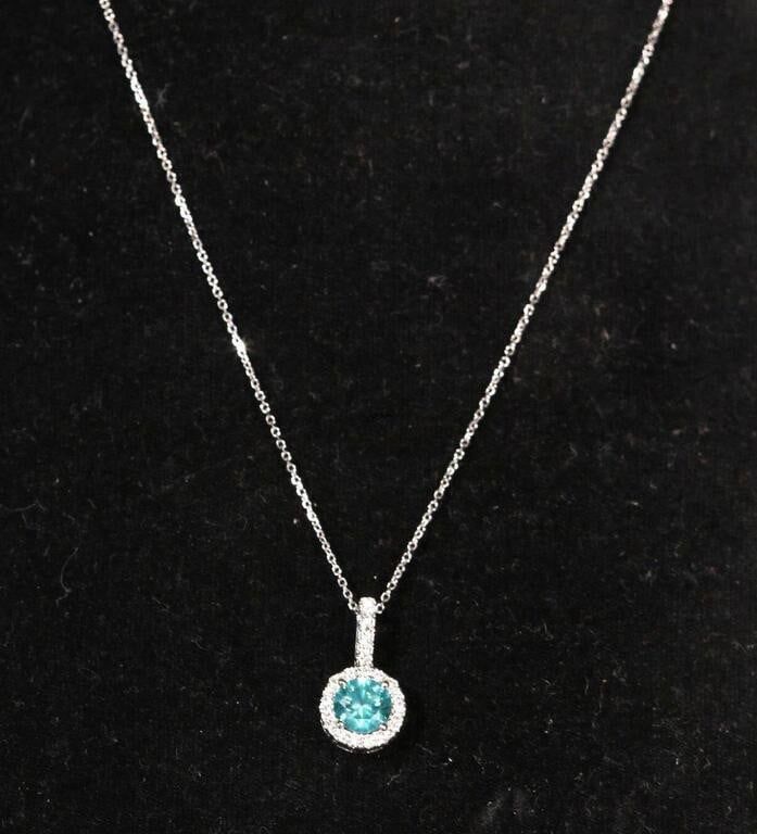 18k White Gold Diamond Pendant Necklace