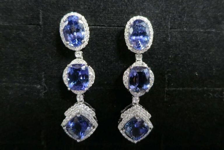 900 Platinum Tanzanite and Diamond Dangle Earrings