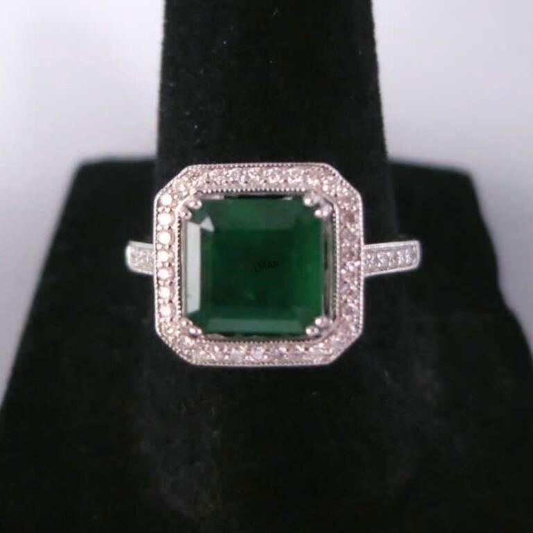900 Platinum Emerald and Diamond Ring