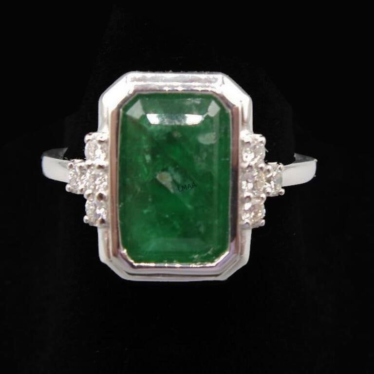 900 Platinum Emerald and Diamond Ring