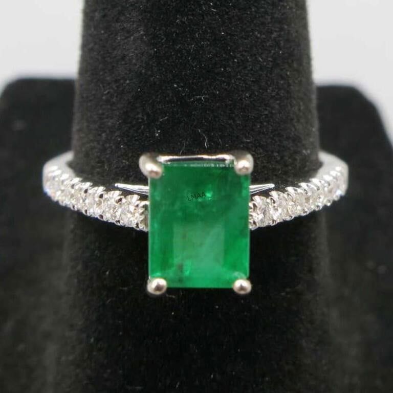 18k White Gold Emerald and Diamond Ring