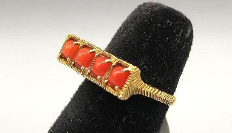 18k Yellow Gold Coral Ring