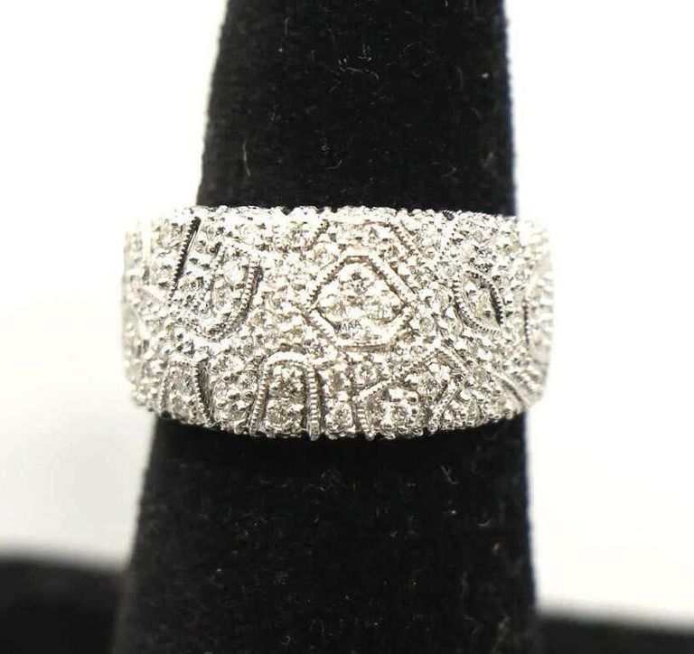 18k White Gold Diamond Ring