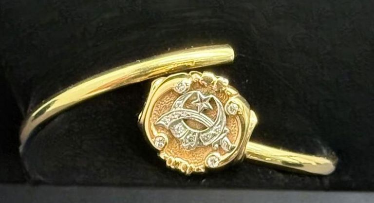 Gold Bracelet with Shriner Charm