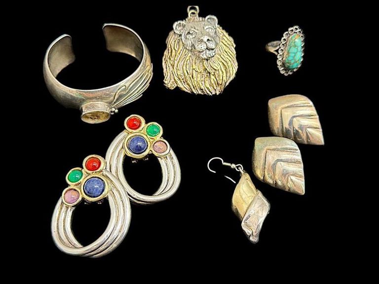 Lion Brooch and Turquoise Ring Set