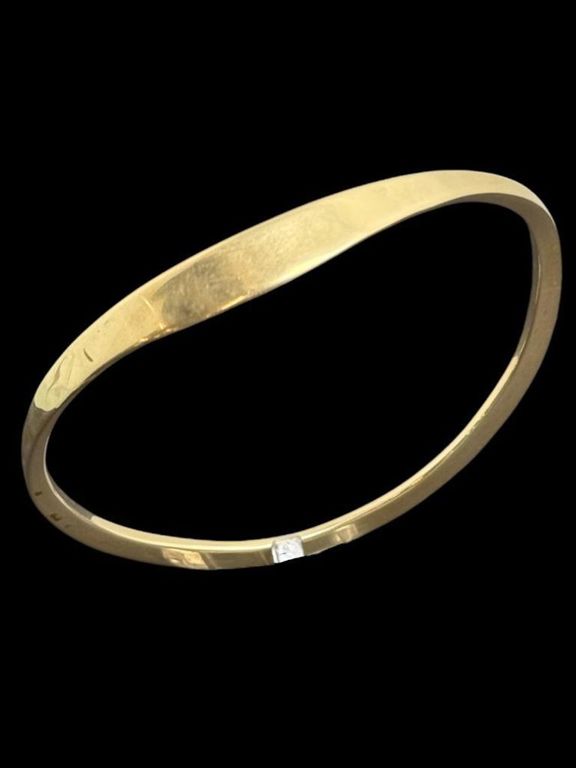 14k Yellow Gold Bangle Bracelet