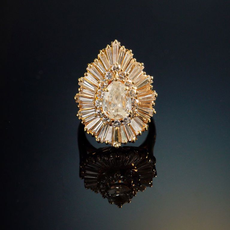 18k Yellow Gold Diamond Sunburst Cocktail Ring