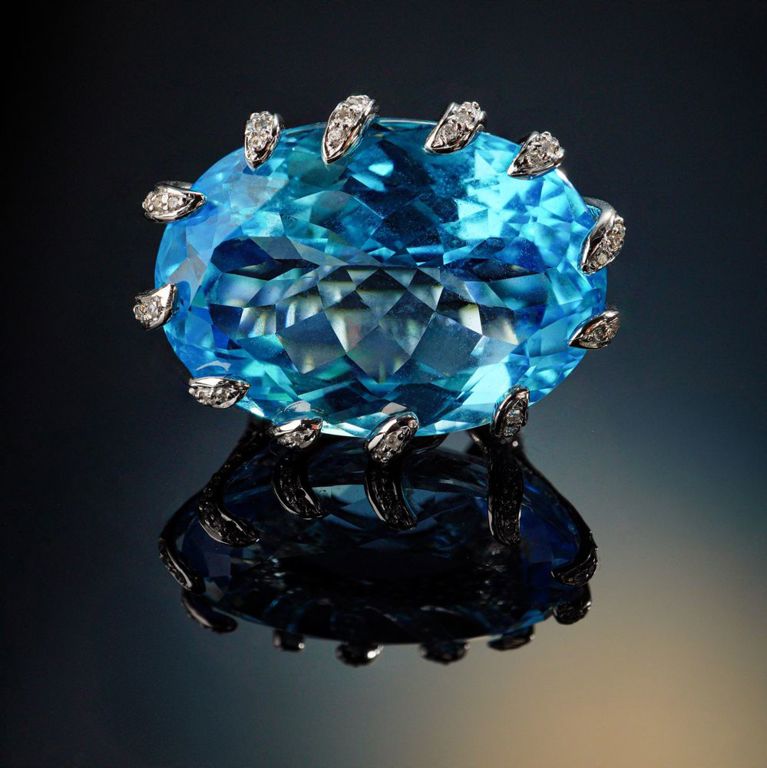18k White Gold Blue Topaz and Diamond Ring