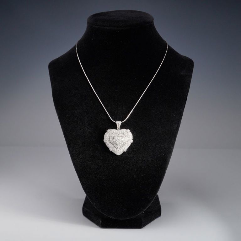 14k and 18k Gold Diamond Heart Pendant Necklace