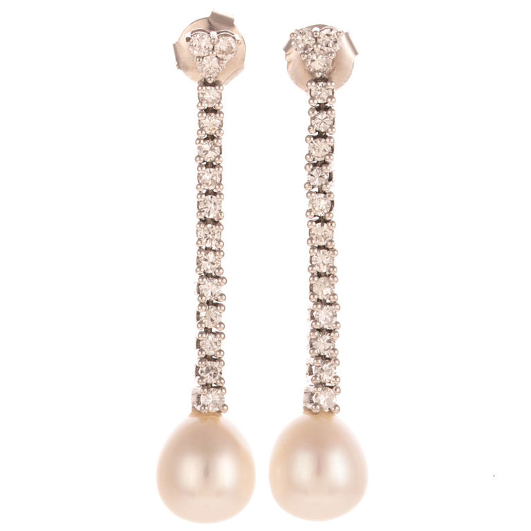 18k White Gold Diamond and Pearl Drop Earrings
