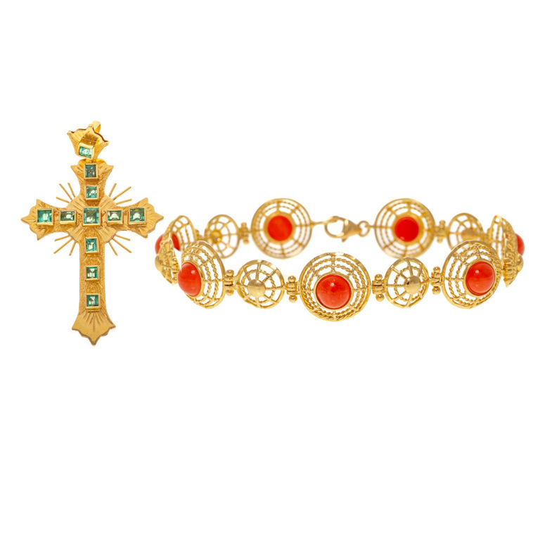 18k Yellow Gold Emerald and Coral Jewelry Set