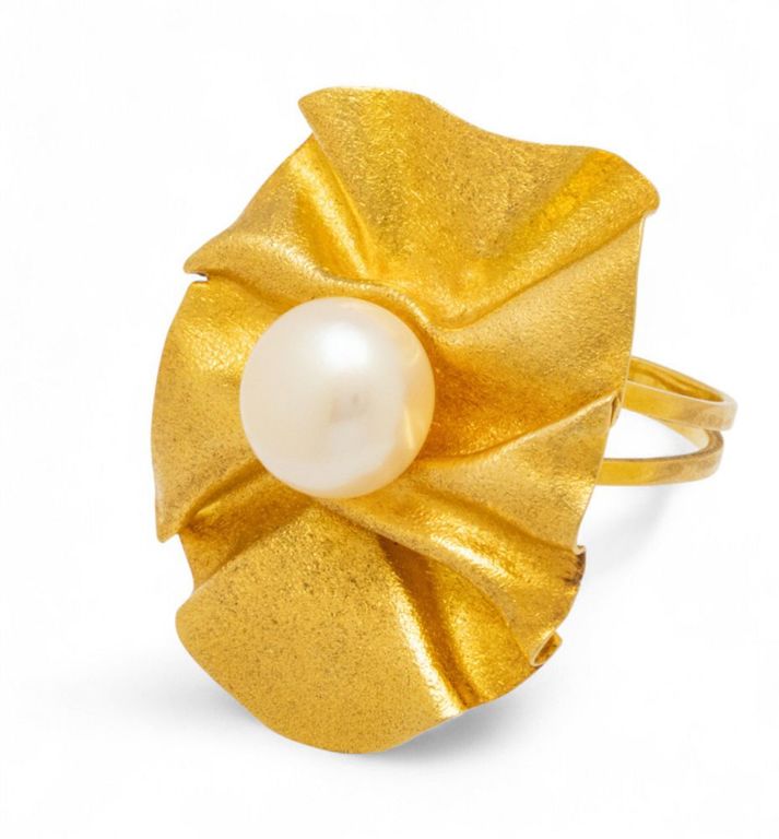 18k Yellow Gold Pearl Ring