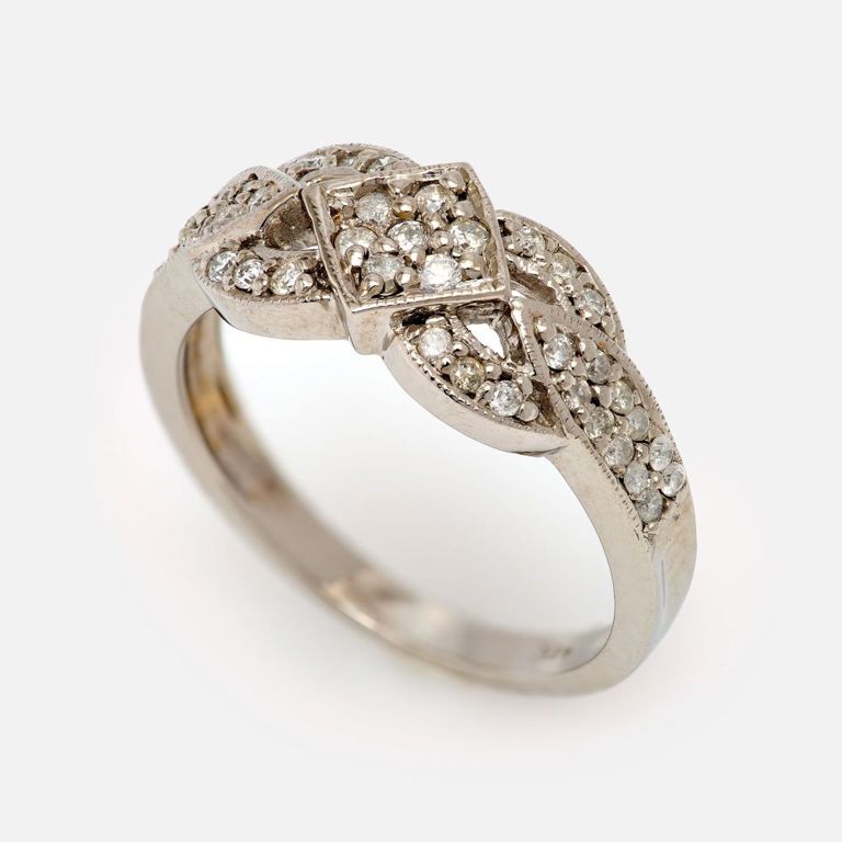 14k White Gold Diamond Cluster Ring