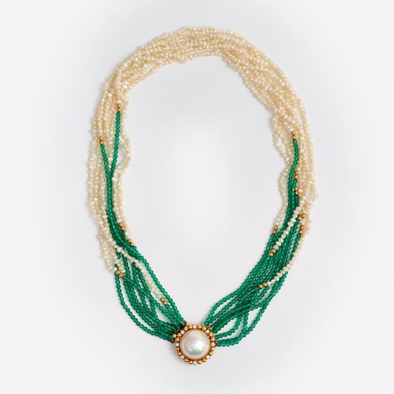 Pearl Necklace With 18k Yellow Gold Diamond Clasp