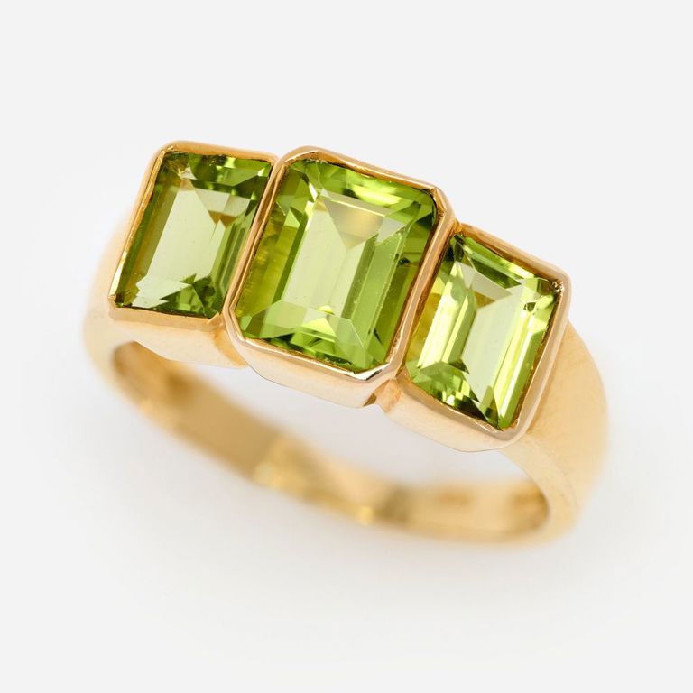 14k Yellow Gold Peridot Ring