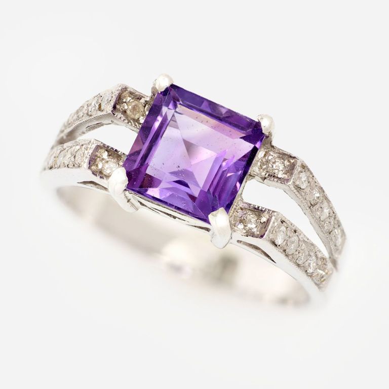 14k White Gold Amethyst and Diamond Ring