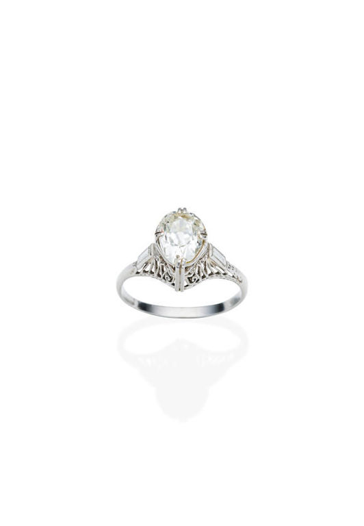 Platinum Diamond Single-Stone Ring