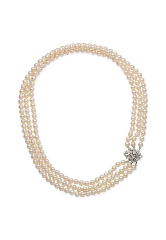 Metal Pearl Necklace