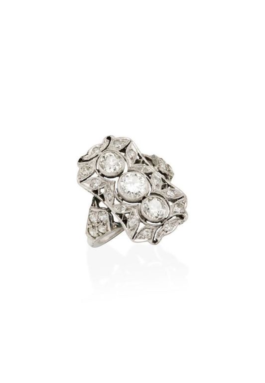 18k White Gold Diamond Plaque Ring
