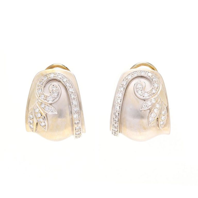 Pair of 18k White Gold Diamond Earrings