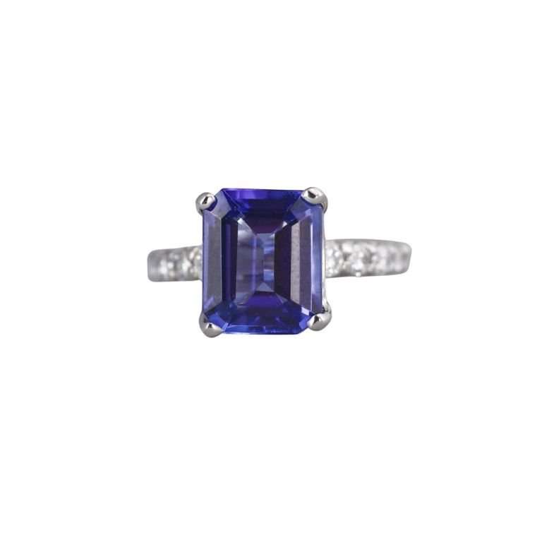 14k Gold Tanzanite and Diamond Ring