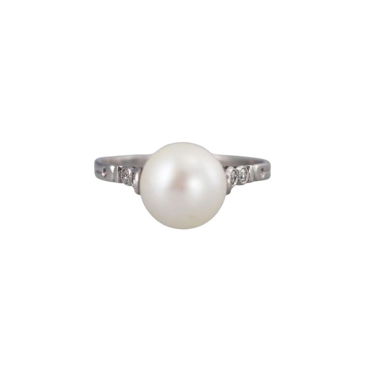 Platinum Pearl and Diamond Ring