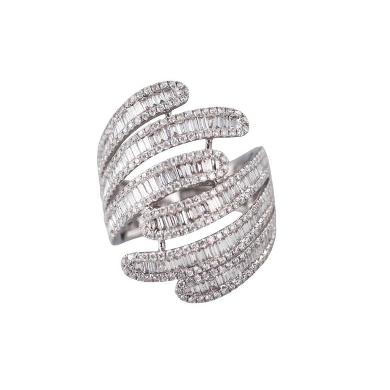 18k White Gold Diamond Ring