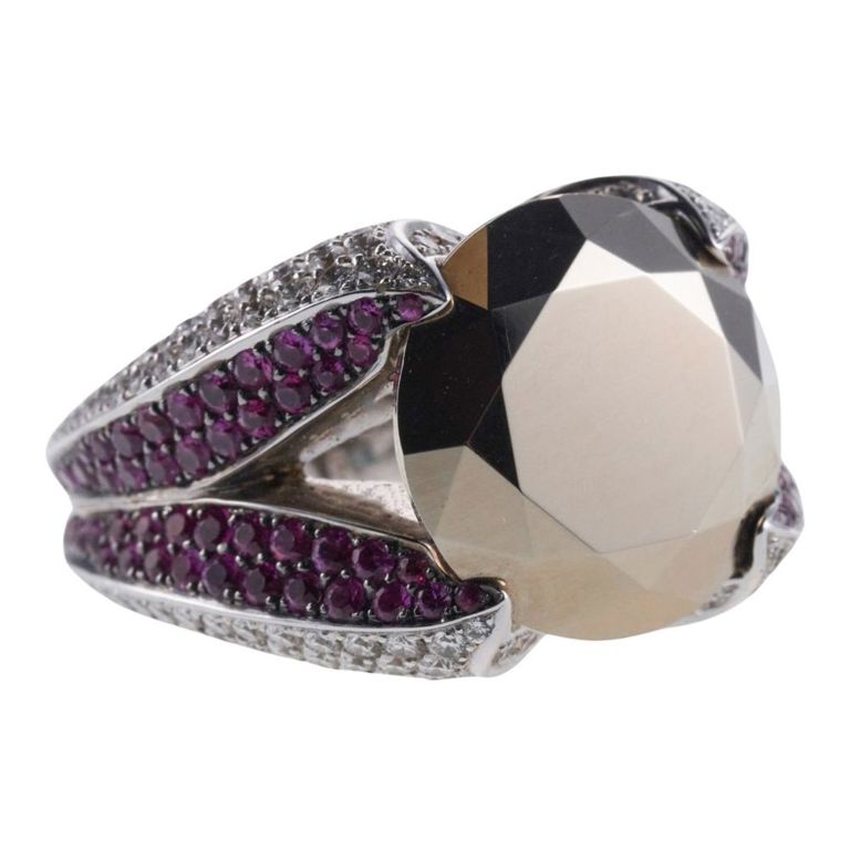 18k Gold Diamond and Ruby Ring