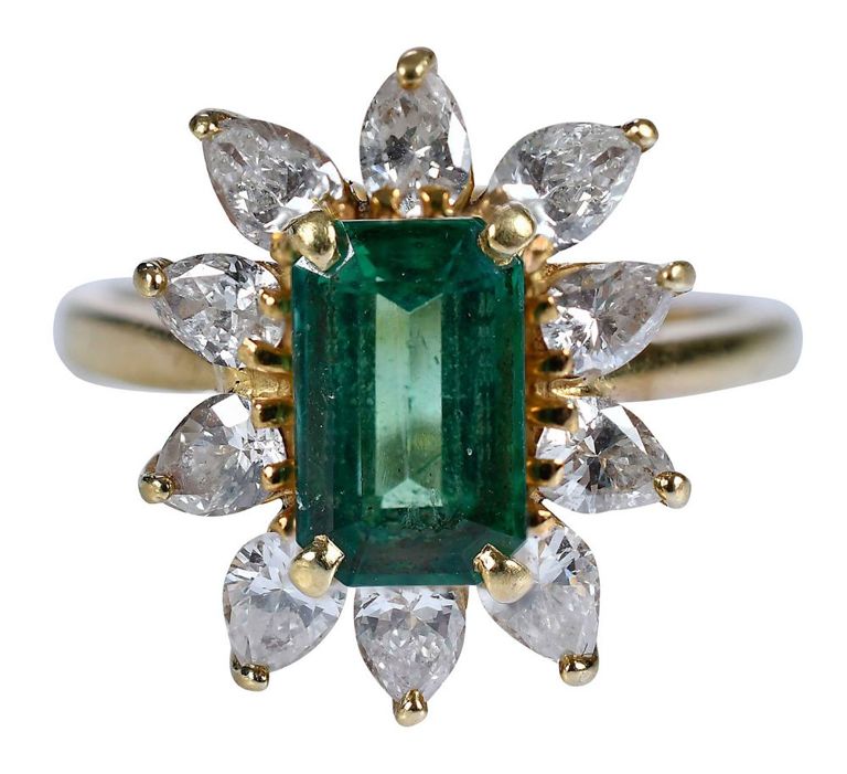 18k Gold Emerald Diamond Ring